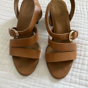 Naturalizer Tan Leather Heels